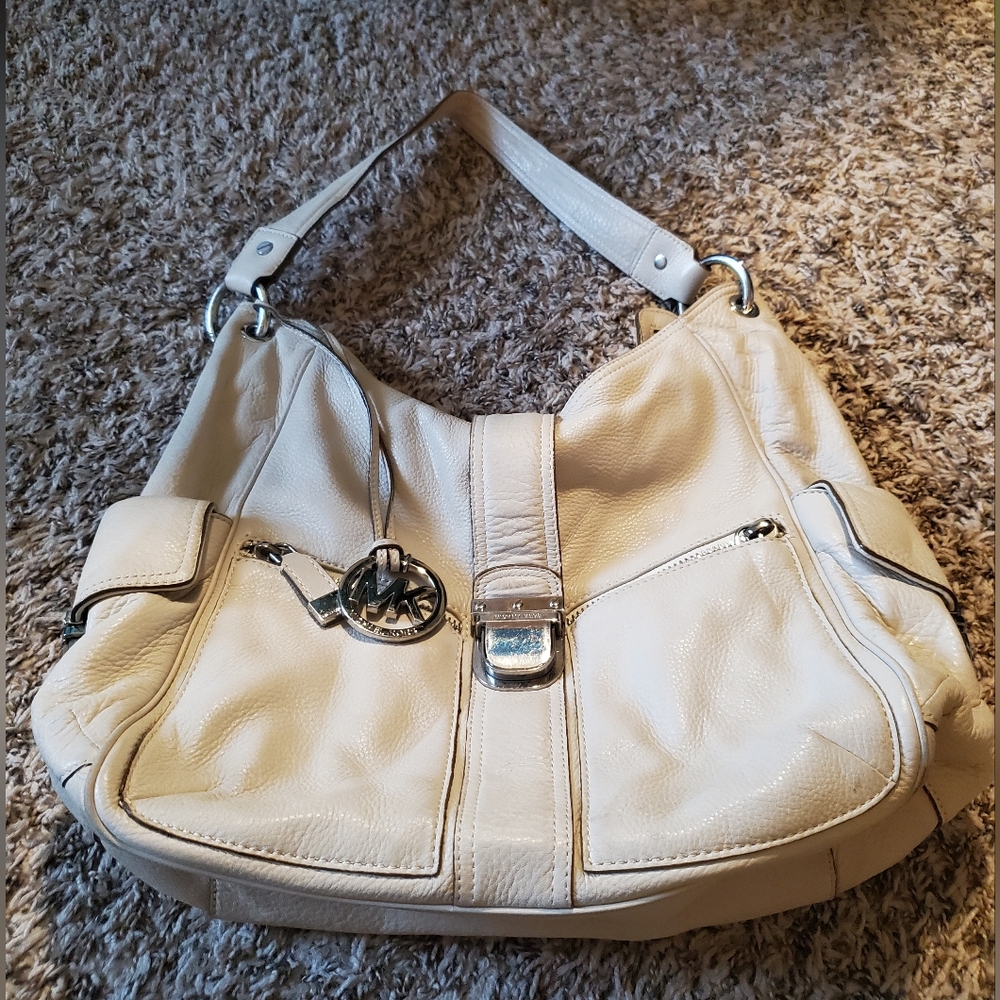 Micheal Kors white leather purse